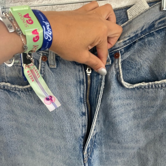 Zara High Rise Jeans Ripped - Picture 6 of 8